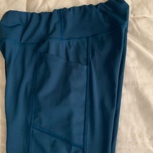 Oiselle capris. Blue with birds and pocket